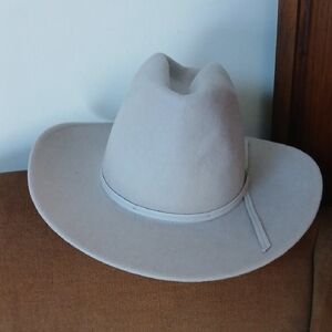 Stylish Silverbelly Cowboy Hat
